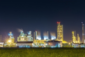 oil-refinery-petrochemical-plant-with-cooling-tower_74324-162-300x200